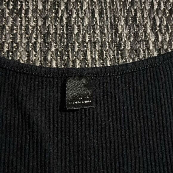 SHEIN black top - Picture 3 of 4